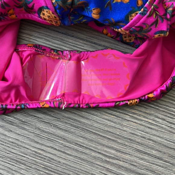 Farm Rio Fruits Dots One Piece Swimsuit sz M 175$ - Picture 12 of 15